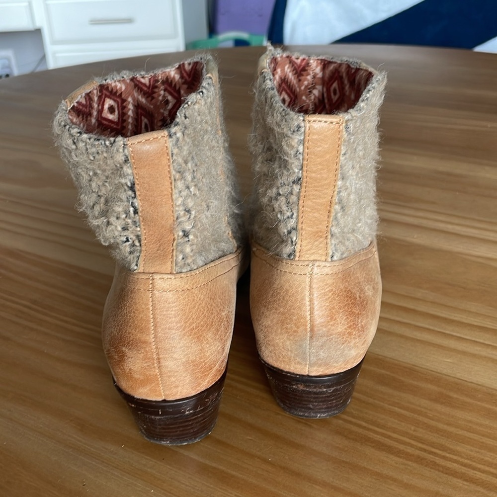 1883 by Wolverine Leather and Fabric Ankle Boots - Picture 4 of 12